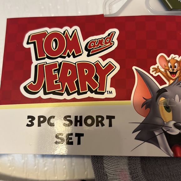 Tom and Jerry 3pc sleep-short set with socks - Picture 4 of 6